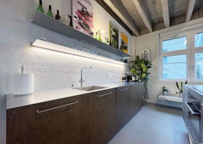 Výroba a realizácia nábytku a kuchyne v byte v historickej budove Metropolky v bratislavskom Starom Meste