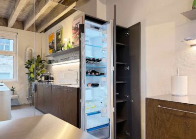 Výroba a realizácia nábytku a kuchyne v byte v historickej budove Metropolky v bratislavskom Starom Meste