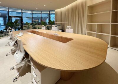 Výroba a realizácia nábytku a interiérových prác v priestoroch Residential Gallery by CRESCO REAL ESTATE.