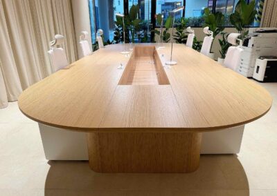 Výroba a realizácia nábytku a interiérových prác v priestoroch Residential Gallery by CRESCO REAL ESTATE.